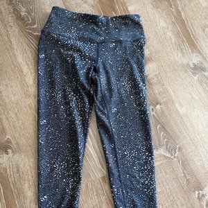 Oiselle Black bird hug reversible tights